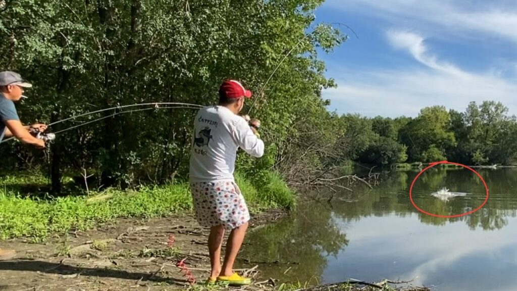 Cómo pescar en río con anzuelo