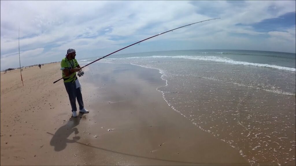 Las Mejores Playas para Pescar en Cádiz